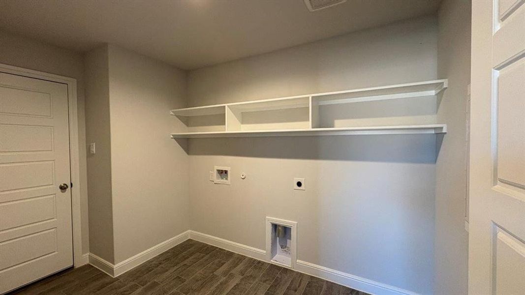 Spacious, unfurnished interior of a new home in Sandstone Estates, Granbury (Image 21). Spacious, unfurnished interior of a new home in Sandstone Estates, Granbury (Image 21).