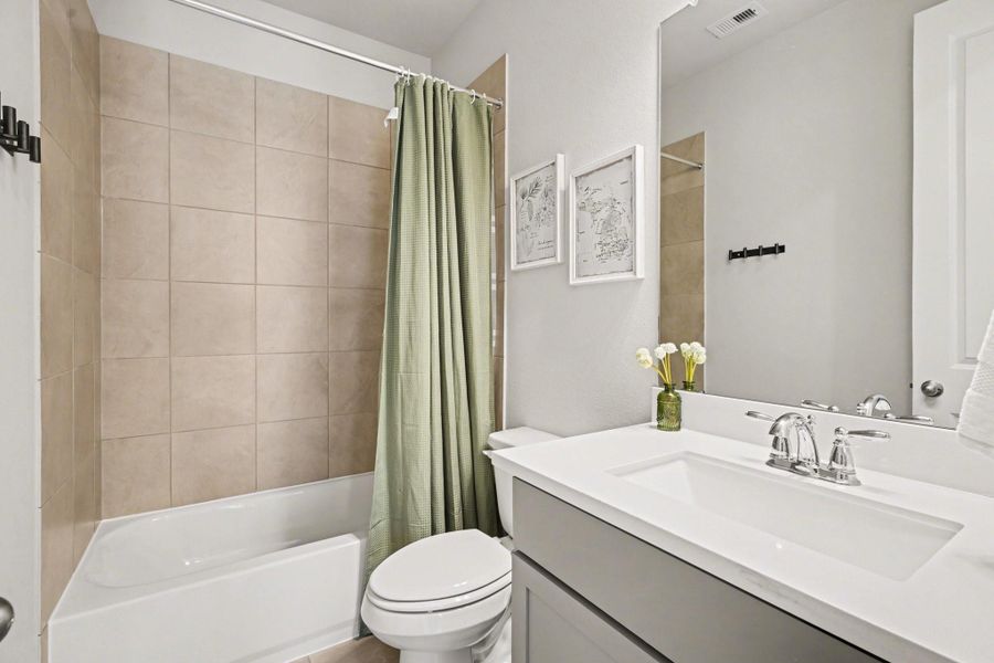 Furnished interior view inside a new home in Coastal Point, League City (Image 28). Furnished interior view inside a new home in Coastal Point, League City (Image 28).