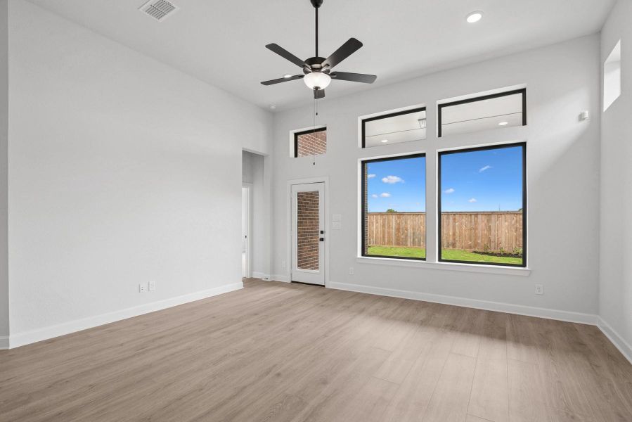 Spacious, unfurnished interior of a new home in Grange 45' Homesites, Katy (Image 28). Spacious, unfurnished interior of a new home in Grange 45' Homesites, Katy (Image 28).