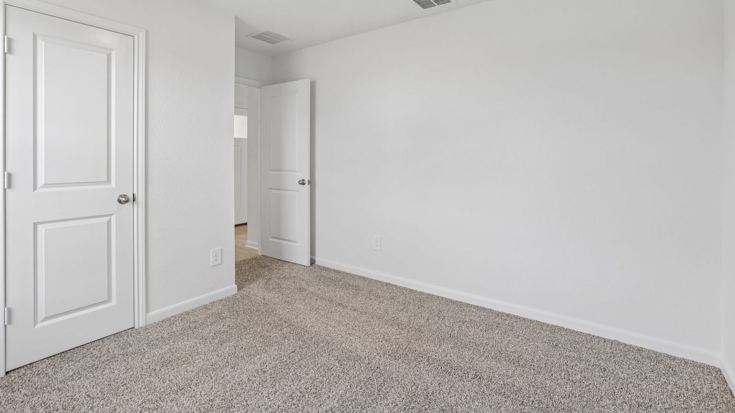 Spacious, unfurnished interior of a new home in Briarwood, Elgin (Image 27).