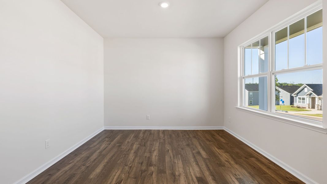 Spacious, unfurnished interior of a new home in Sage Grove, Lyman (Image 16).