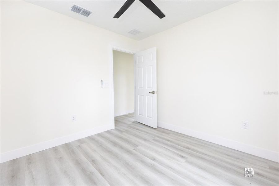 Spacious, unfurnished interior of a new home in , Lake Panasoffkee (Image 9).