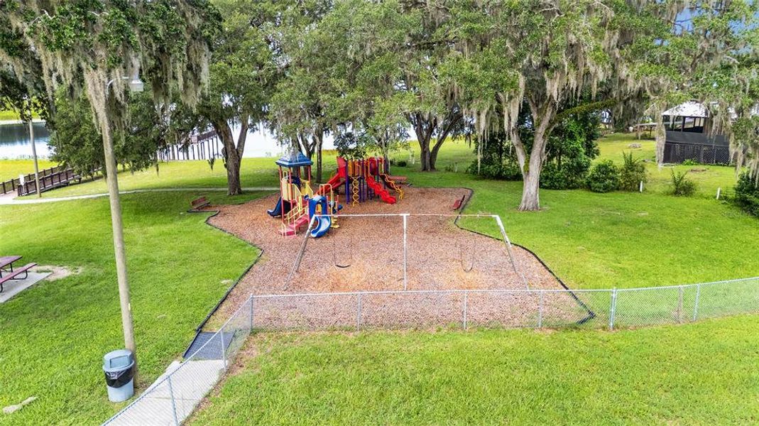 Community amenities in , Dunnellon (Image 34).