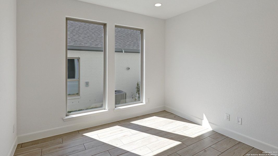 Spacious, unfurnished interior of a new home in Esperanza 50', Boerne (Image 23).