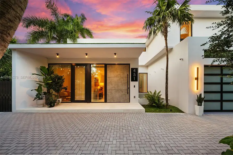 Exterior details and patio area of a home in , Miami (Image 29).