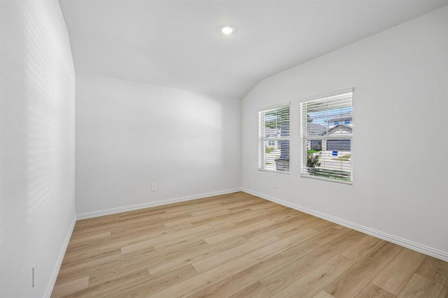 Spacious, unfurnished interior of a new home in Stella Hills, Denton (Image 35).