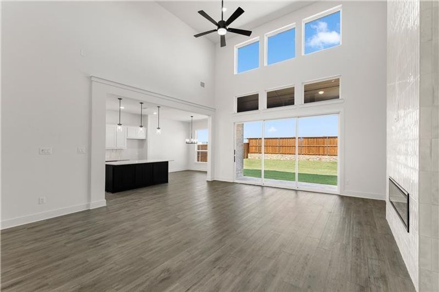 Spacious, unfurnished interior of a new home in Las Lomas, Forney (Image 19). Spacious, unfurnished interior of a new home in Las Lomas, Forney (Image 19).