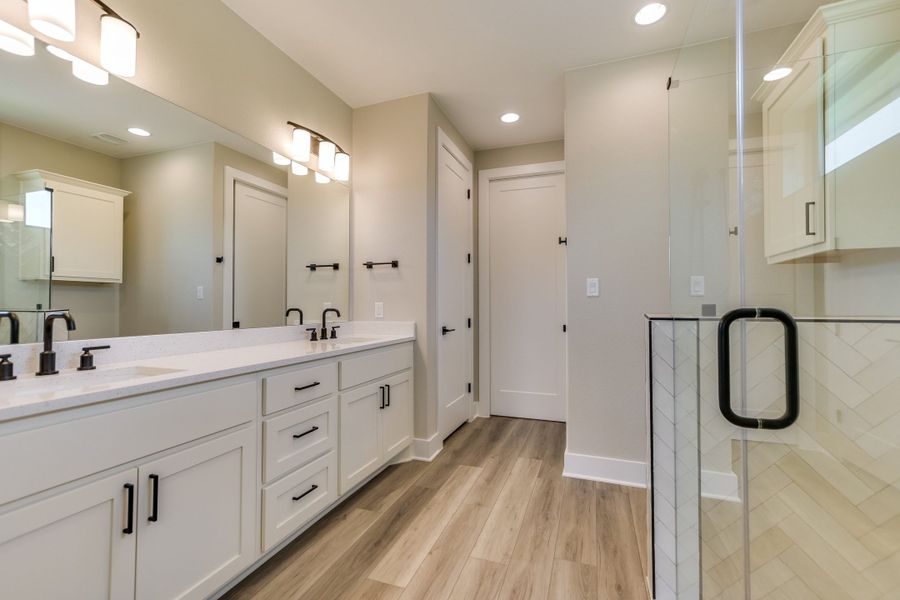 Representative furnished interior of a home built from the Casita by Giddens Homes in Burnet Hilltop Estates, Cedar Park (Image 55).
