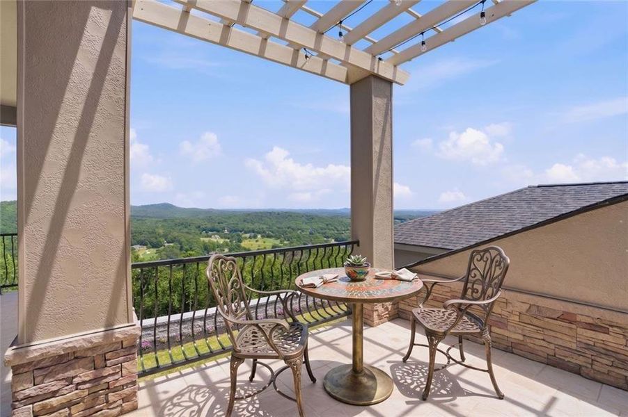 Exterior details and patio area of a home in , Clarkesville (Image 4).