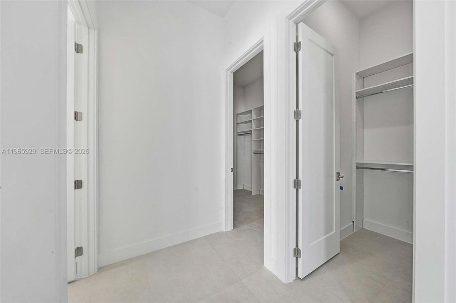 Spacious, unfurnished interior of a new home in , Hollywood (Image 68).