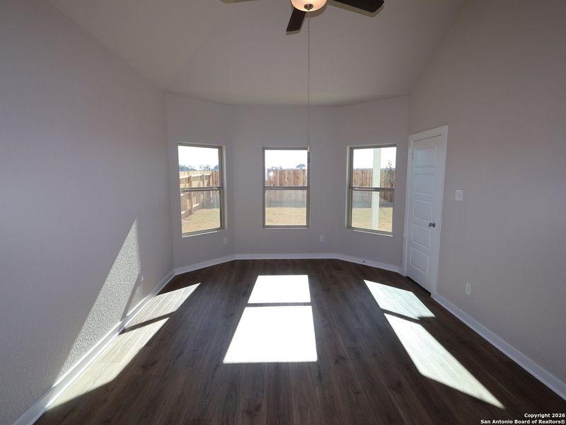 Spacious, unfurnished interior of a new home in Winding Brook, San Antonio (Image 24).