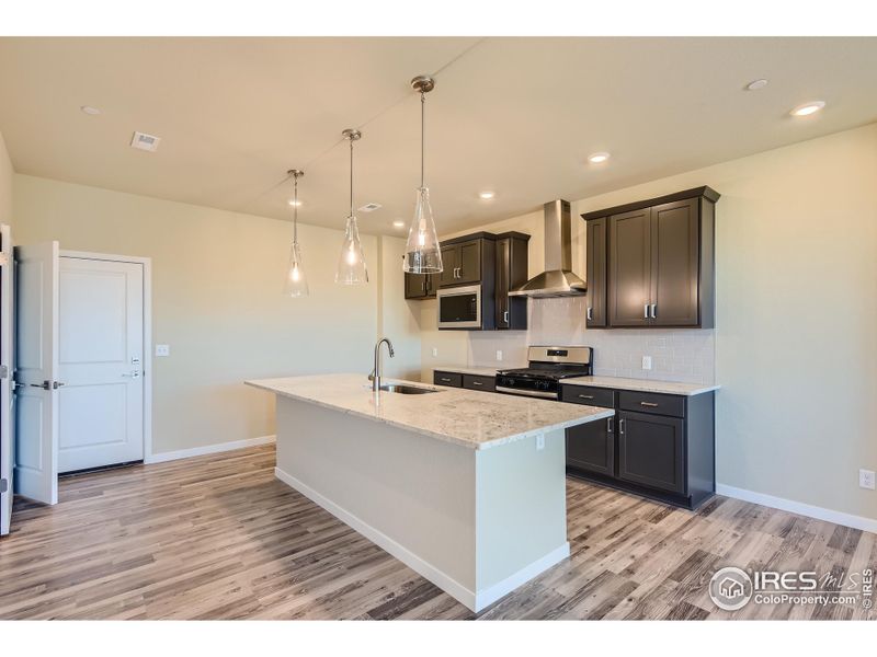 Kitchen island perfect for entertaining Kitchen island perfect for entertaining