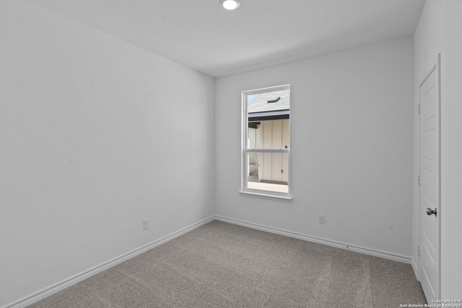 Spacious, unfurnished interior of a new home in Horizon Ridge, San Antonio (Image 14).