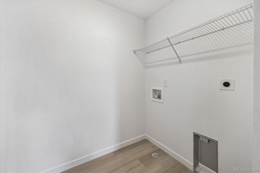 Spacious, unfurnished interior of a new home in Barefoot Lakes, Firestone (Image 20). Spacious, unfurnished interior of a new home in Barefoot Lakes, Firestone (Image 20).