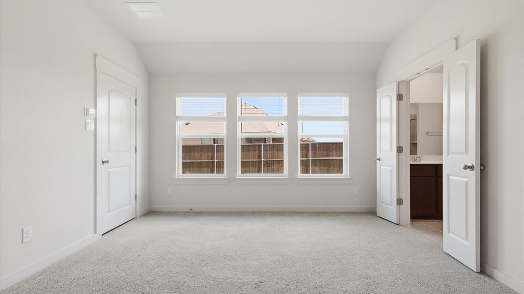 Furnished interior view inside a new home in Walden Pond, Forney (Image 20). Furnished interior view inside a new home in Walden Pond, Forney (Image 20).