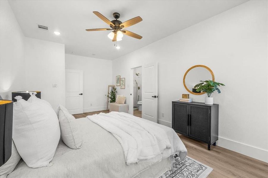 Furnished interior view inside a new home in , Fort Worth (Image 16). Furnished interior view inside a new home in , Fort Worth (Image 16).