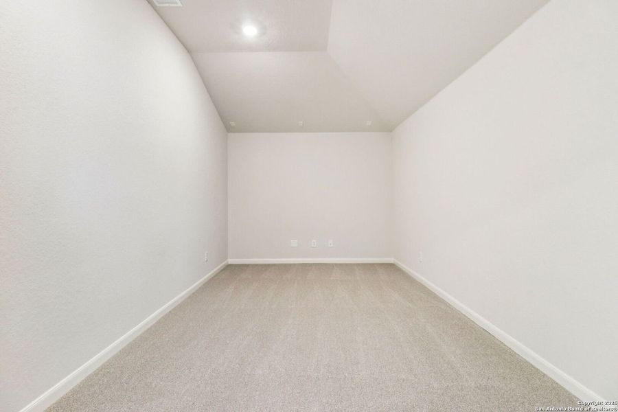 Spacious, unfurnished interior of a new home in Fox Falls, Boerne (Image 22).