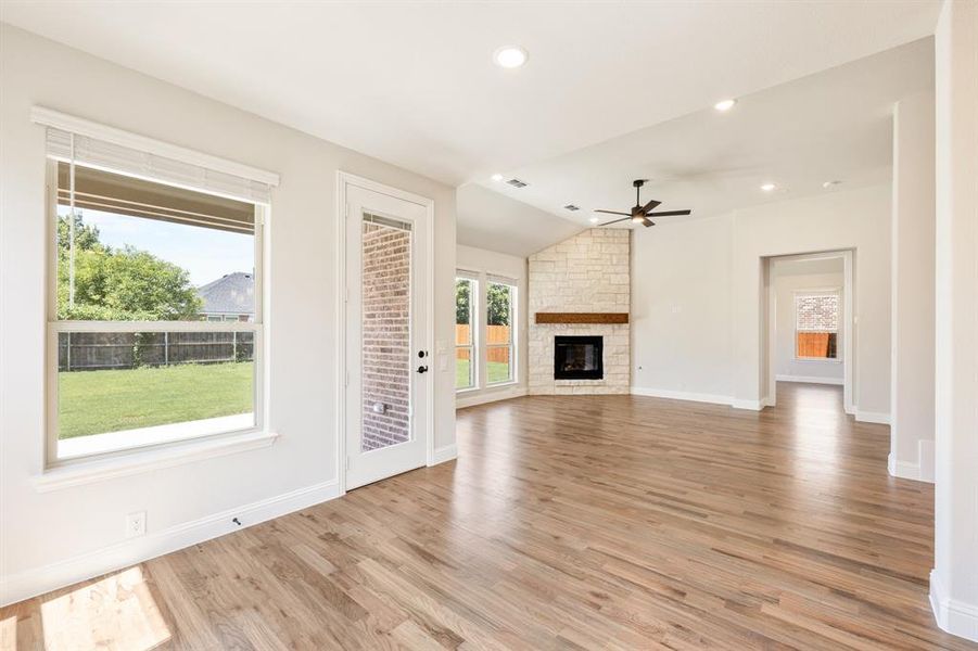 Spacious, unfurnished interior of a new home in Mockingbird Heights, Midlothian (Image 35).