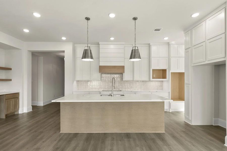 Brynlee II G Kitchen