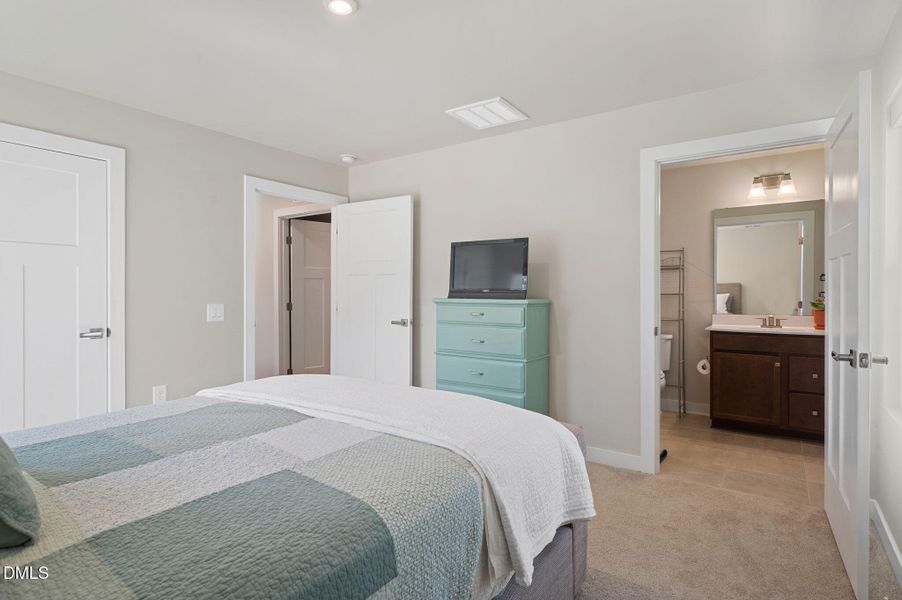 173 S Breeze Wy--Fuquay-Varina, NC 27526