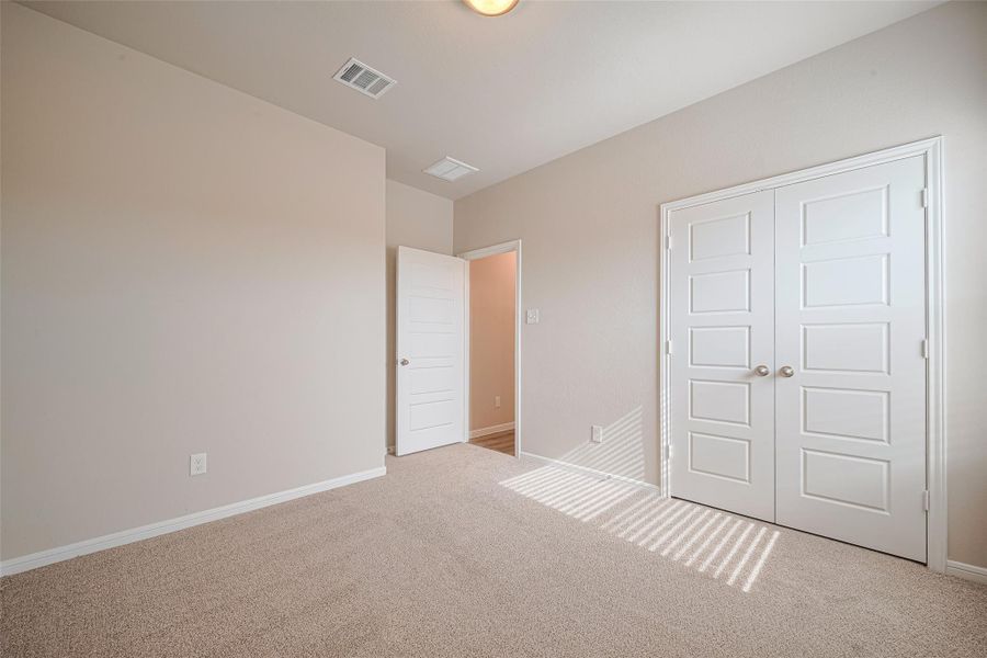 Spacious, unfurnished interior of a new home in La Segarra, Brookshire (Image 36).