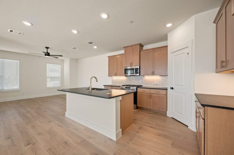 Furnished interior view inside a new home in Chelsea Commons, Allen (Image 4). Furnished interior view inside a new home in Chelsea Commons, Allen (Image 4).