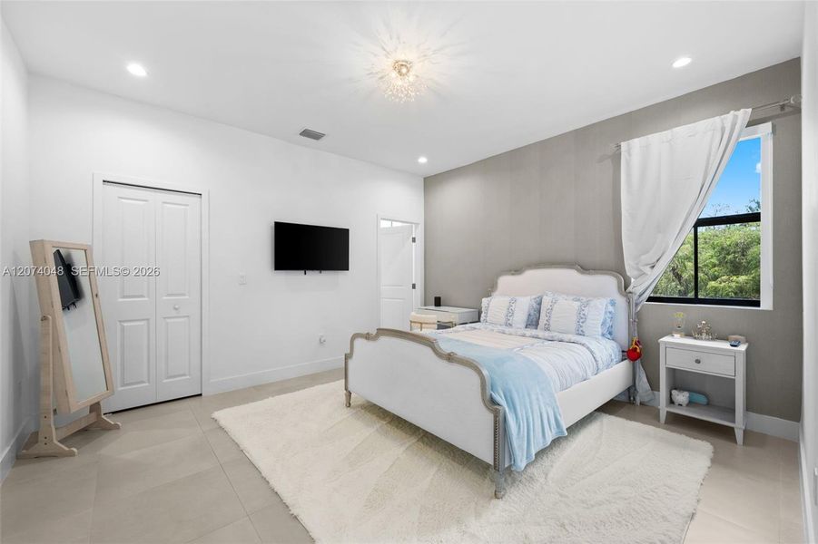 Furnished interior view inside a new home in , Palmetto Bay (Image 48). Furnished interior view inside a new home in , Palmetto Bay (Image 48).