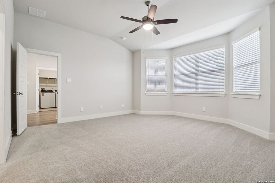 Spacious, unfurnished interior of a new home in Sagebrooke - Premier Series, San Antonio (Image 30).