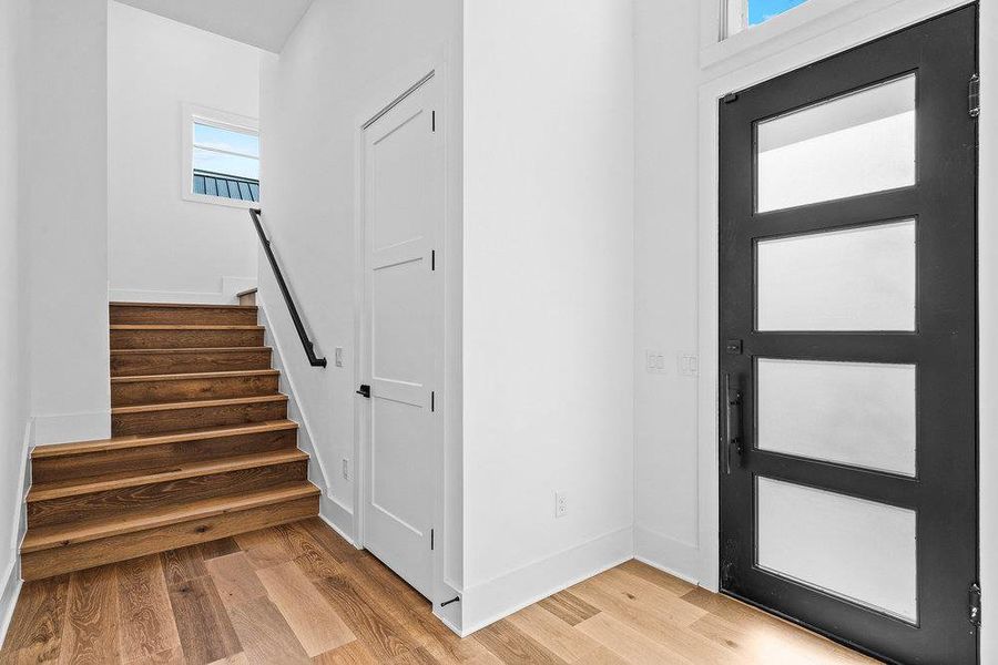 Spacious, unfurnished interior of a new home in Spyglass, Austin (Image 20).