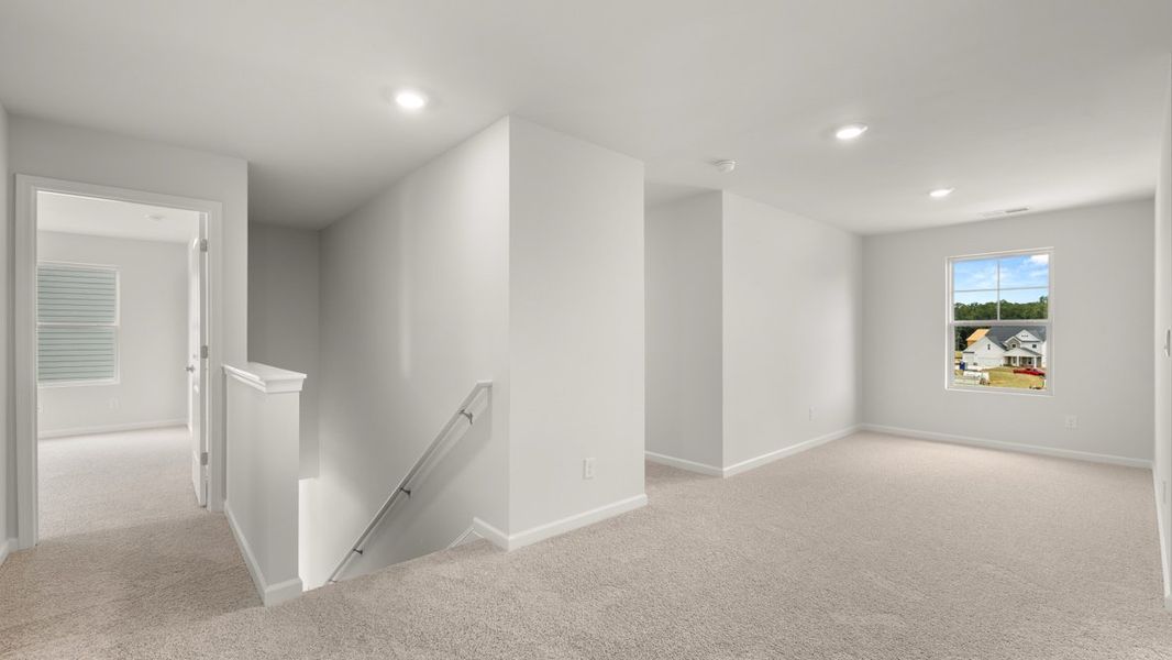 Representative unfurnished interior of a home built from the Green by D.R. Horton in Fairway 17 at Mirror Lake, Villa Rica (Image 34).