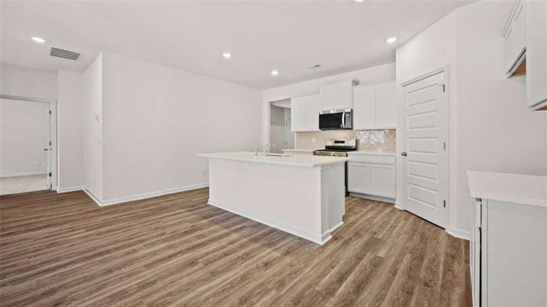 Furnished interior view inside a new home in Poplar Preserve, Newnan (Image 9).