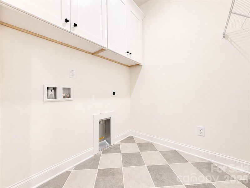 Spacious, unfurnished interior of a new home in , Charlotte (Image 14).
