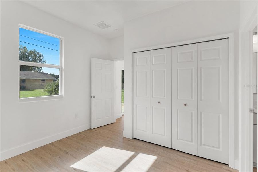 Spacious, unfurnished interior of a new home in , Palm Bay (Image 31).