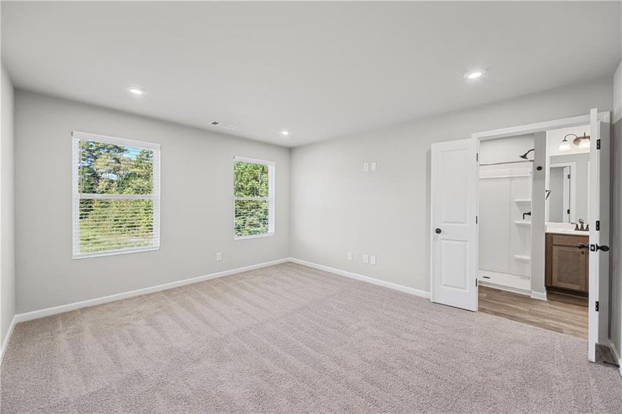 Spacious, unfurnished interior of a new home in Village Green, Adairsville (Image 10).