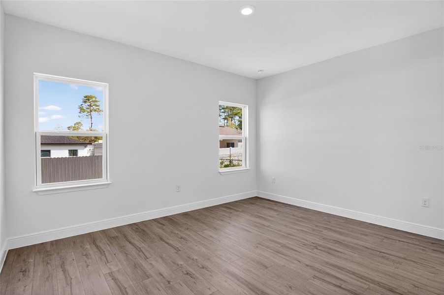 Spacious, unfurnished interior of a new home in , Ocala (Image 20).