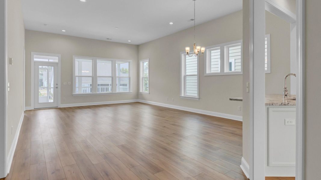 Spacious, unfurnished interior of a new home in Cresswind Charleston, Summerville (Image 20).