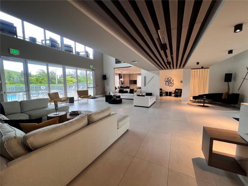 Community amenities in , Doral (Image 43).