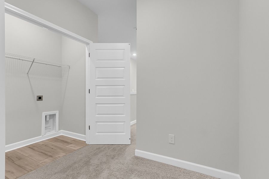 Spacious, unfurnished interior of a new home in Pineland Preserve, Summerville (Image 35).