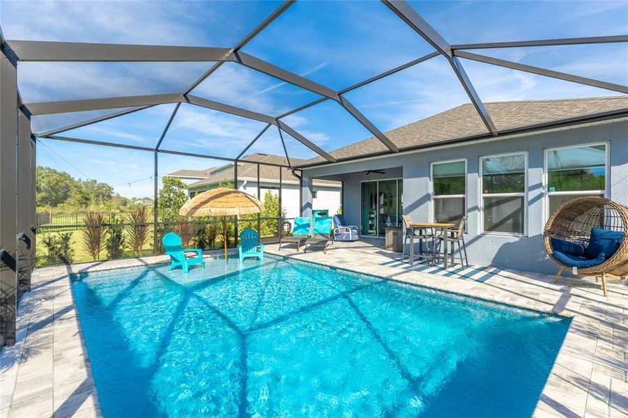 Exterior details and patio area of a home in Palmero, Nokomis (Image 23).