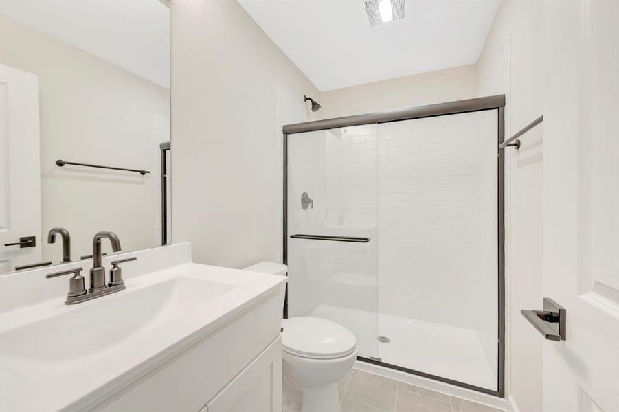 Furnished interior view inside a new home in Elevon, Lavon (Image 34).