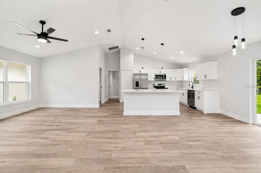 Spacious, unfurnished interior of a new home in , Ocala (Image 34).