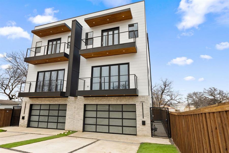 Front exterior of a new home in , Dallas, TX, highlighting curb appeal (Image 22).