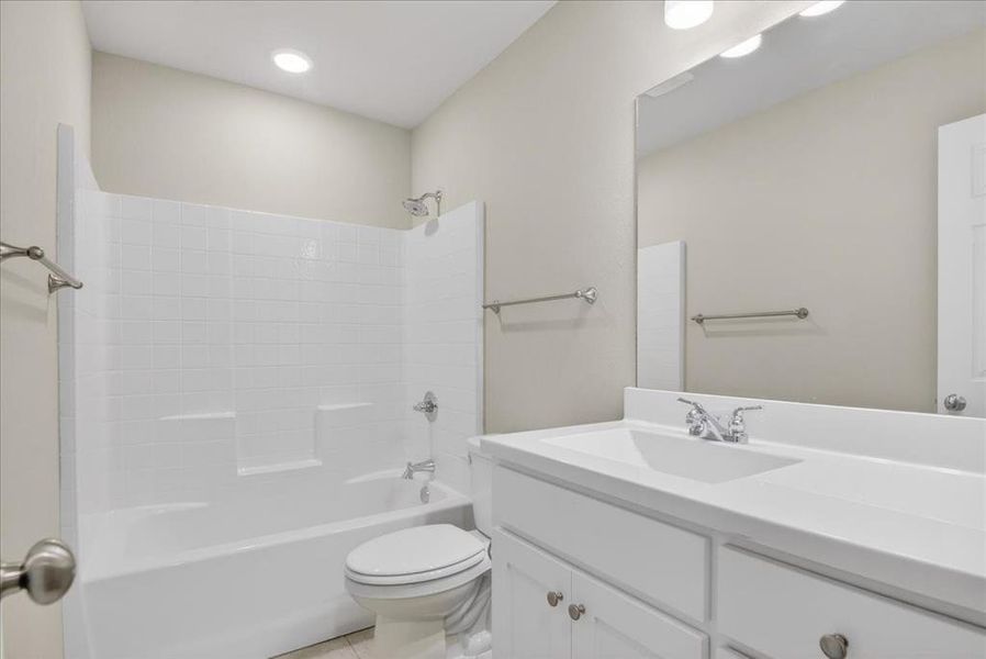 Furnished interior view inside a new home in , Waco (Image 9).