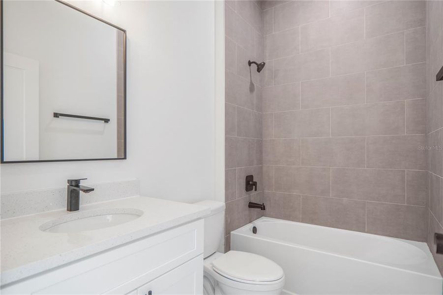 Furnished interior view inside a new home in , Dunnellon (Image 12).