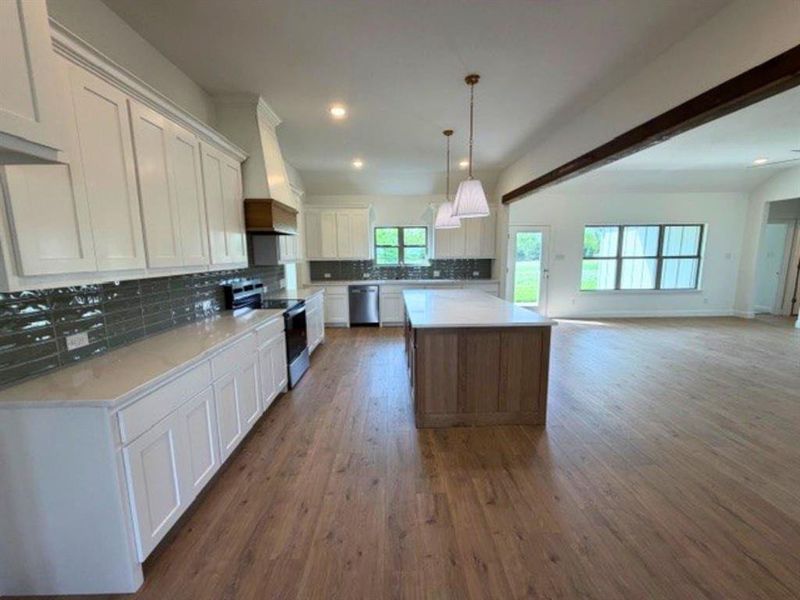 Furnished interior view inside a new home in , Sanger (Image 9).