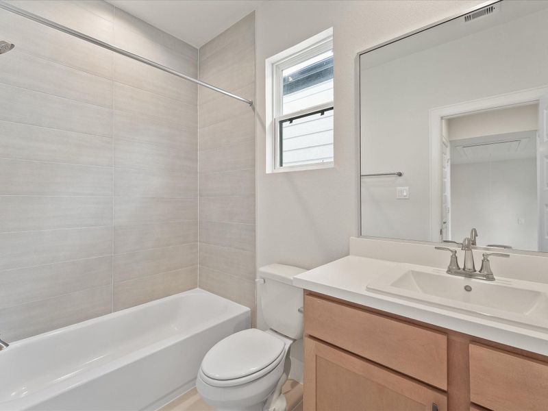 Furnished interior view inside a new home in Uptown District, Houston (Image 8).