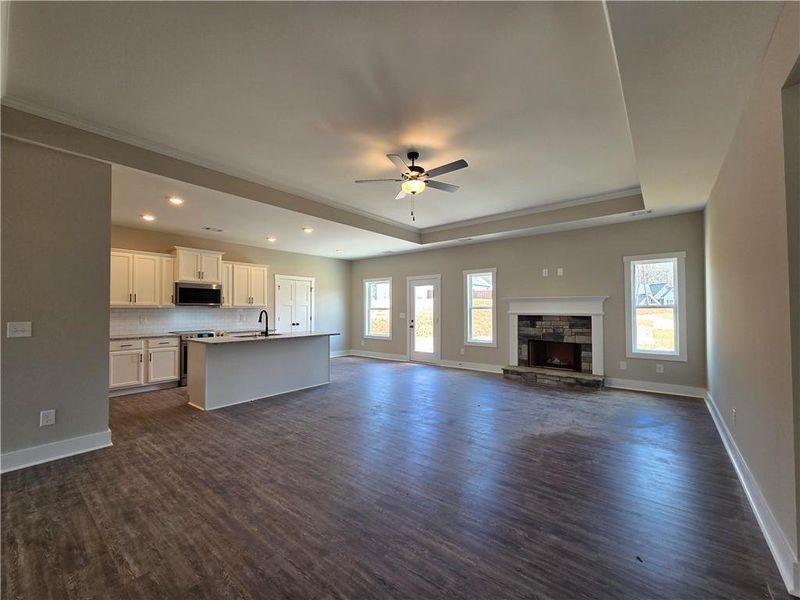 Spacious, unfurnished interior of a new home in Benson Estates, Dallas (Image 13).
