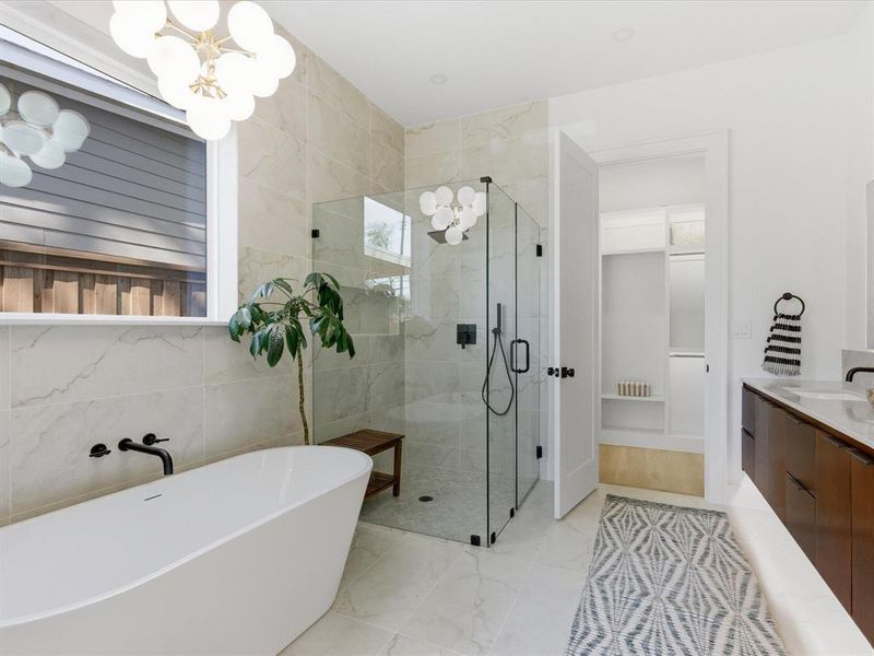 Furnished interior view inside a new home in , Dallas (Image 16).