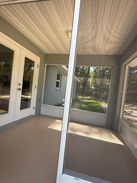 Exterior details and patio area of a home in , Dunnellon (Image 3). Exterior details and patio area of a home in , Dunnellon (Image 3).