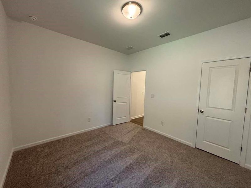 Spacious, unfurnished interior of a new home in Creekside, Dawsonville (Image 14).